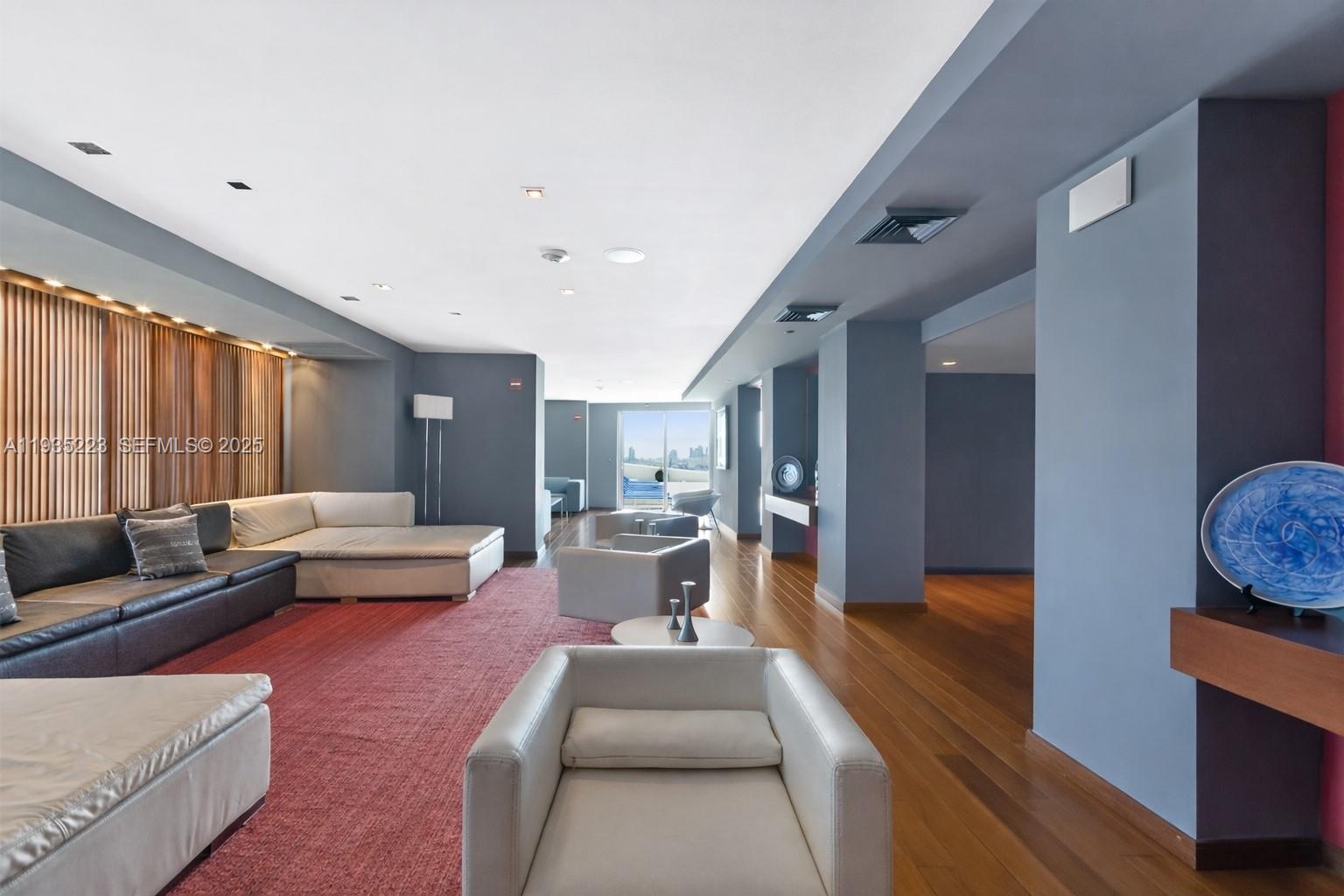 325 S Biscayne Blvd #14, Miami FL 33131