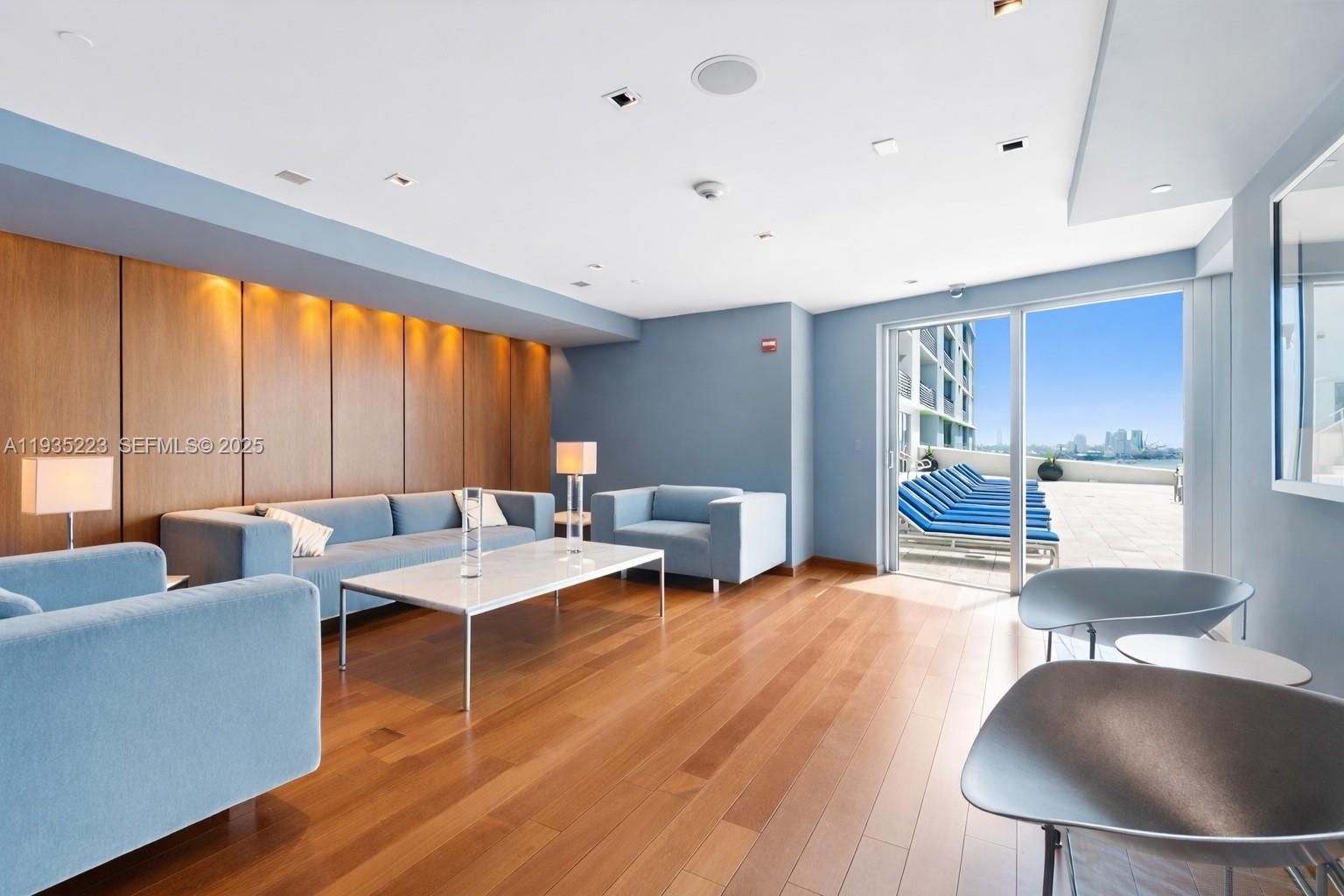 325 S Biscayne Blvd #14, Miami FL 33131