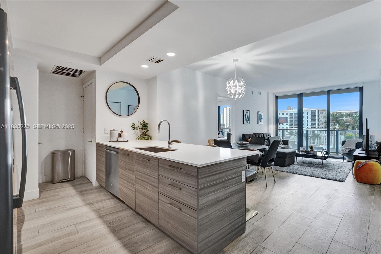 121 NE 34th St #902, Miami FL 33137