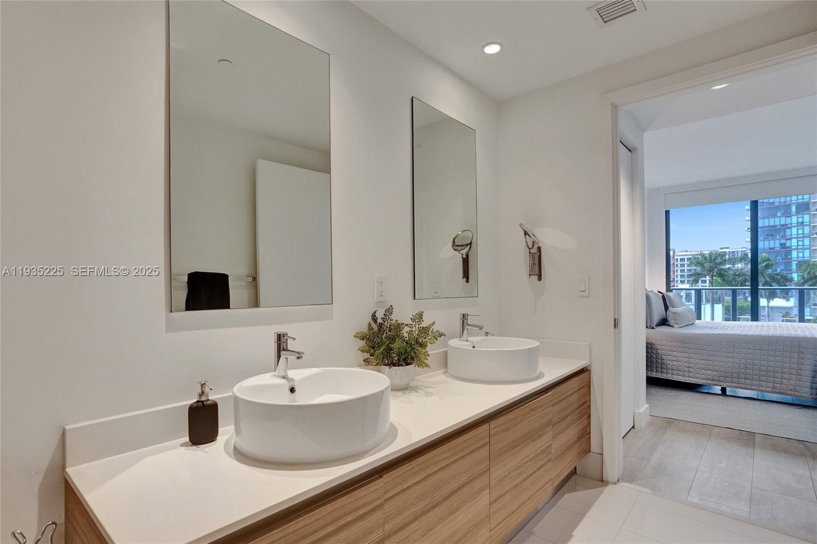 121 NE 34th St #902, Miami FL 33137
