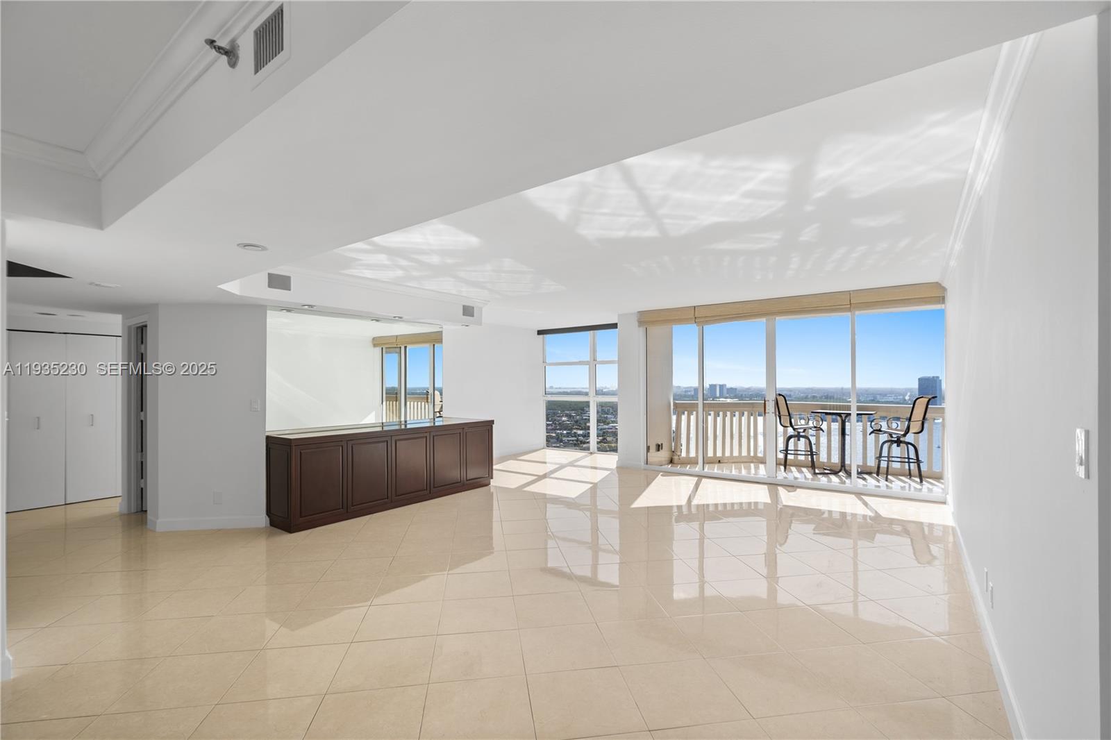 1000 W Island Blvd #3002, Aventura FL 33160