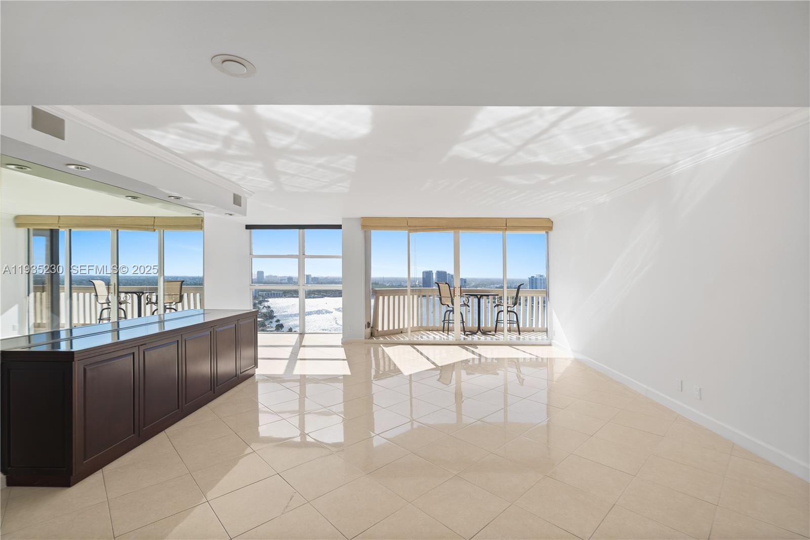 1000 W Island Blvd #3002, Aventura FL 33160