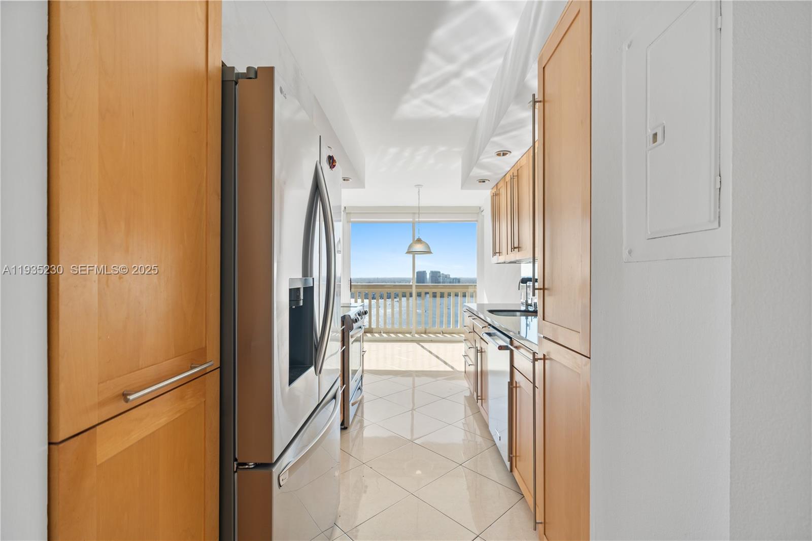 1000 W Island Blvd #3002, Aventura FL 33160