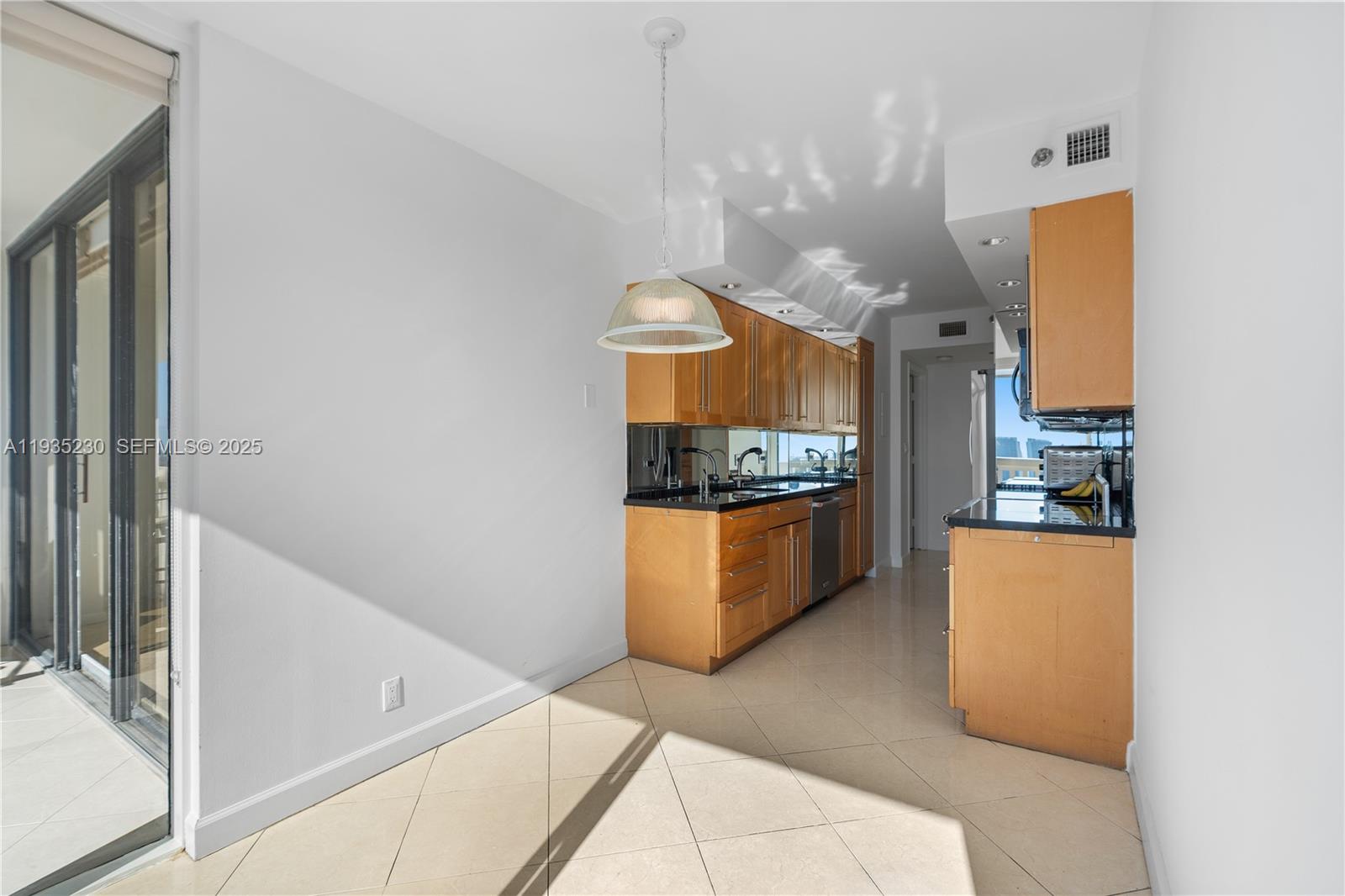1000 W Island Blvd #3002, Aventura FL 33160