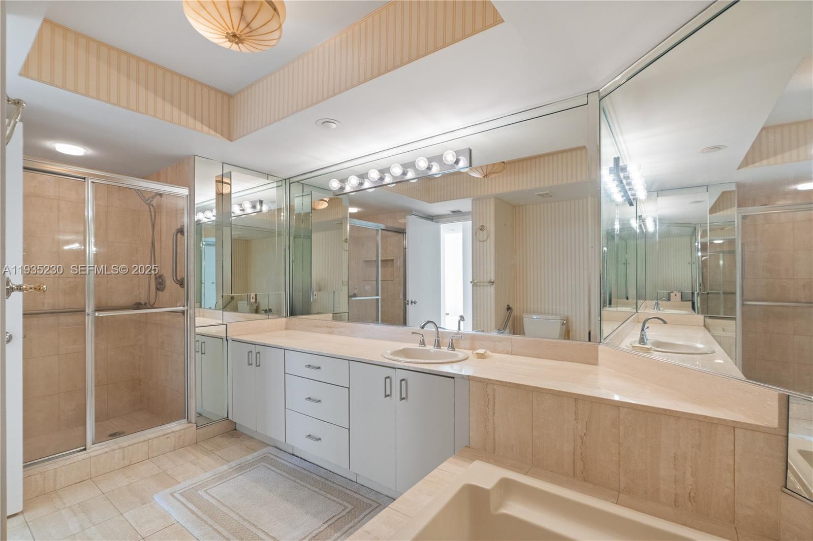 1000 W Island Blvd #3002, Aventura FL 33160