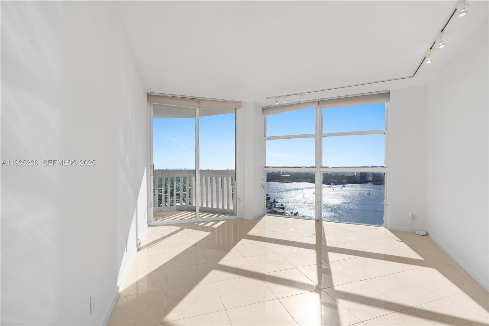 1000 W Island Blvd #3002, Aventura FL 33160