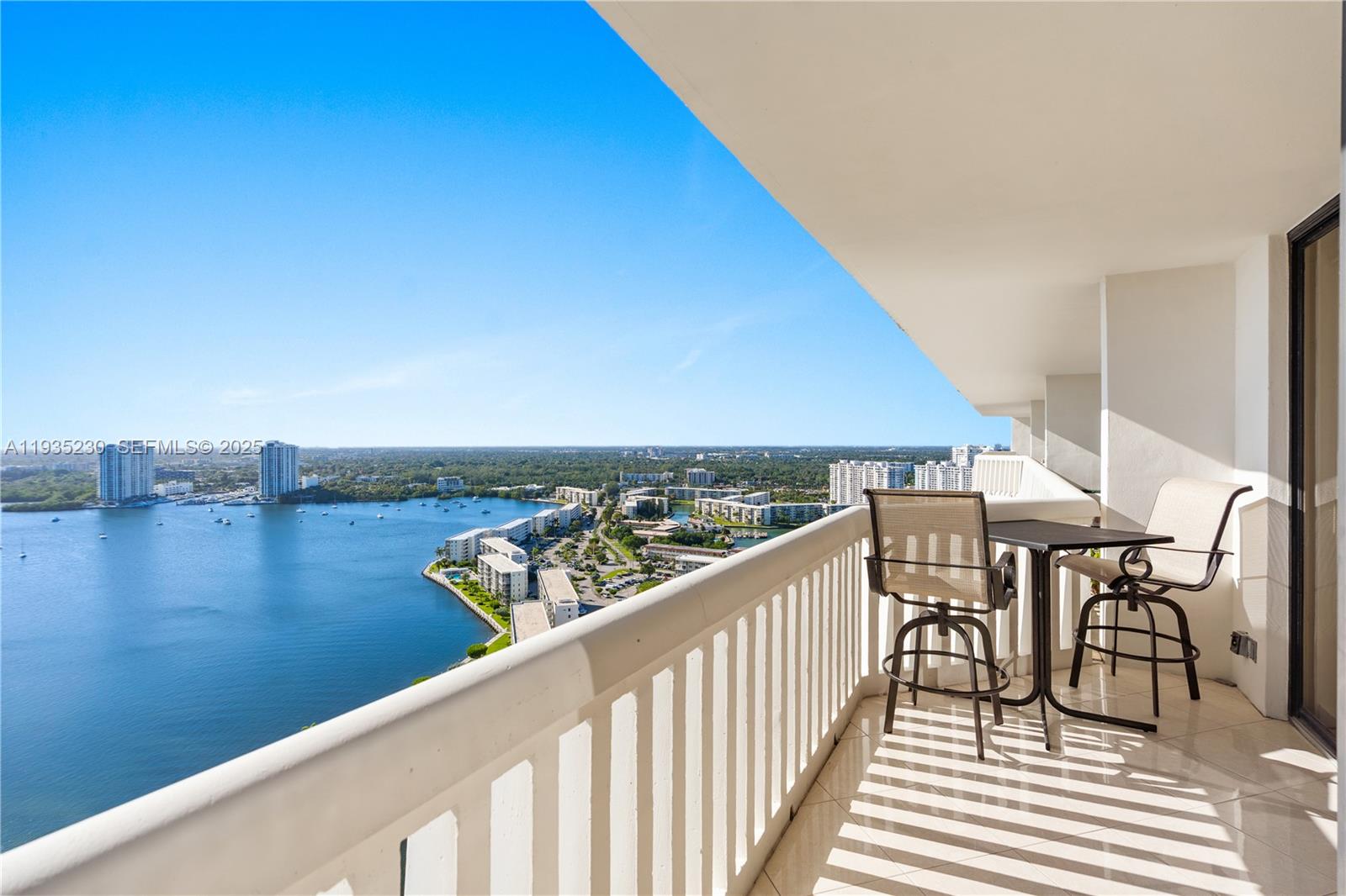 1000 W Island Blvd #3002, Aventura FL 33160