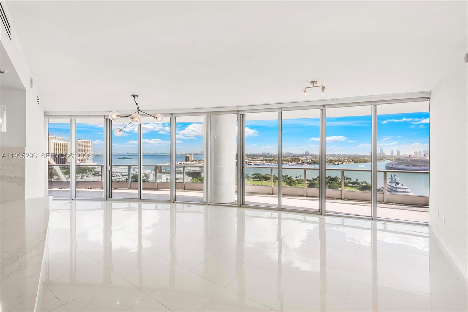900 Biscayne Blvd #2106, Miami FL 33132