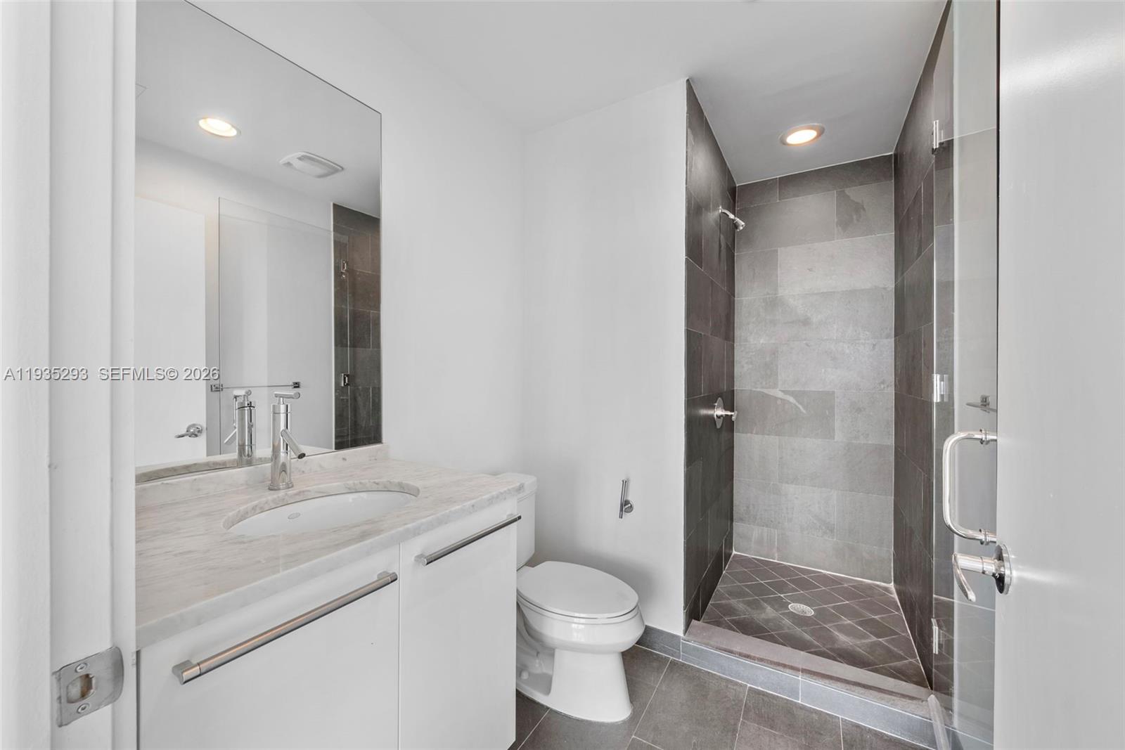 900 Biscayne Blvd #2106, Miami FL 33132