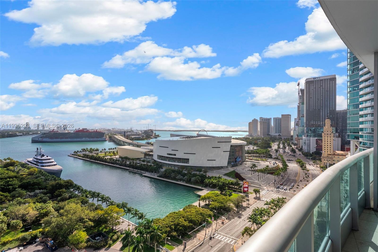 900 Biscayne Blvd #2106, Miami FL 33132