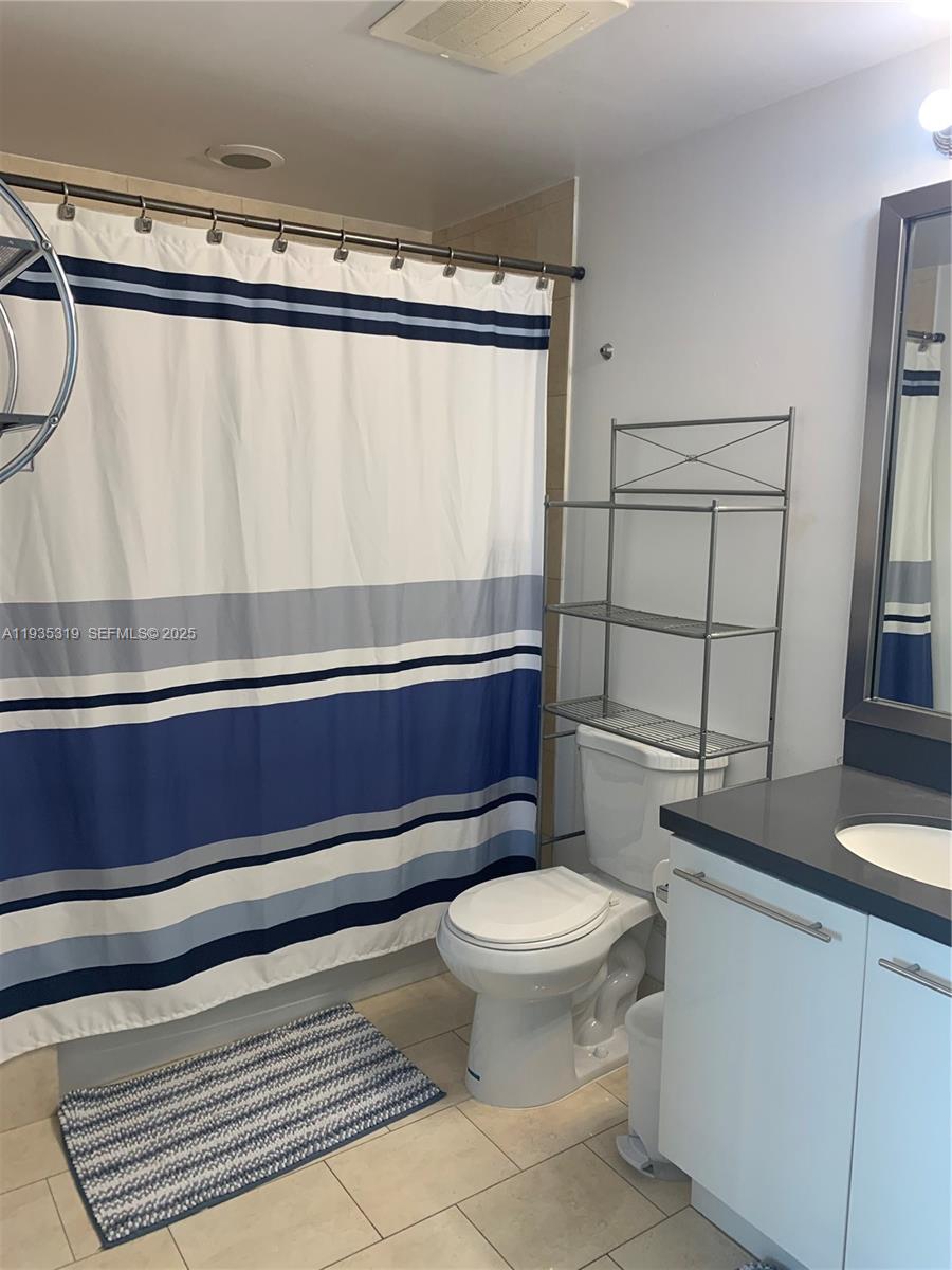 90 SW 3rd St #1211, Miami FL 33130