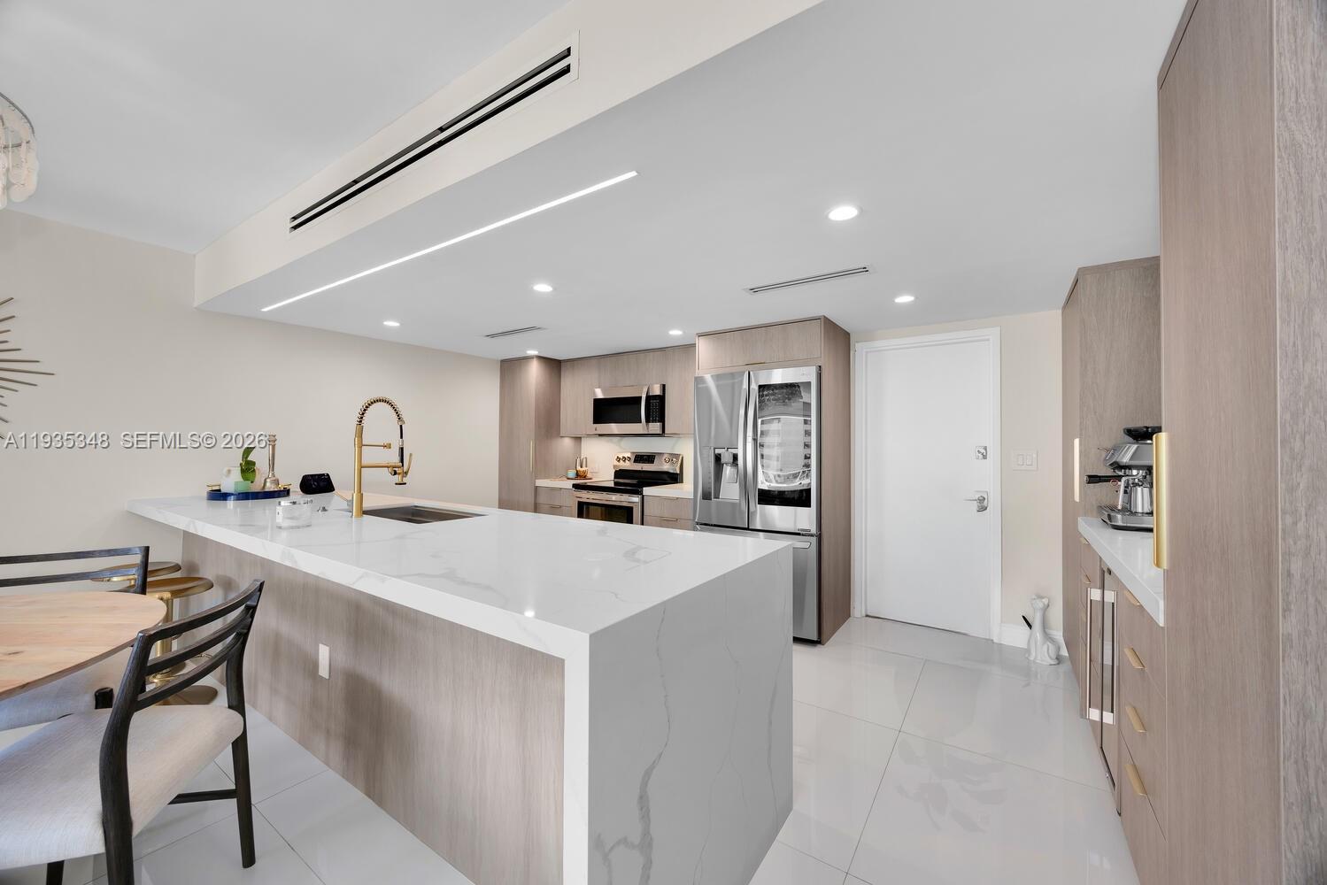 155 Ocean Lane Dr #413, Key Biscayne FL 33149