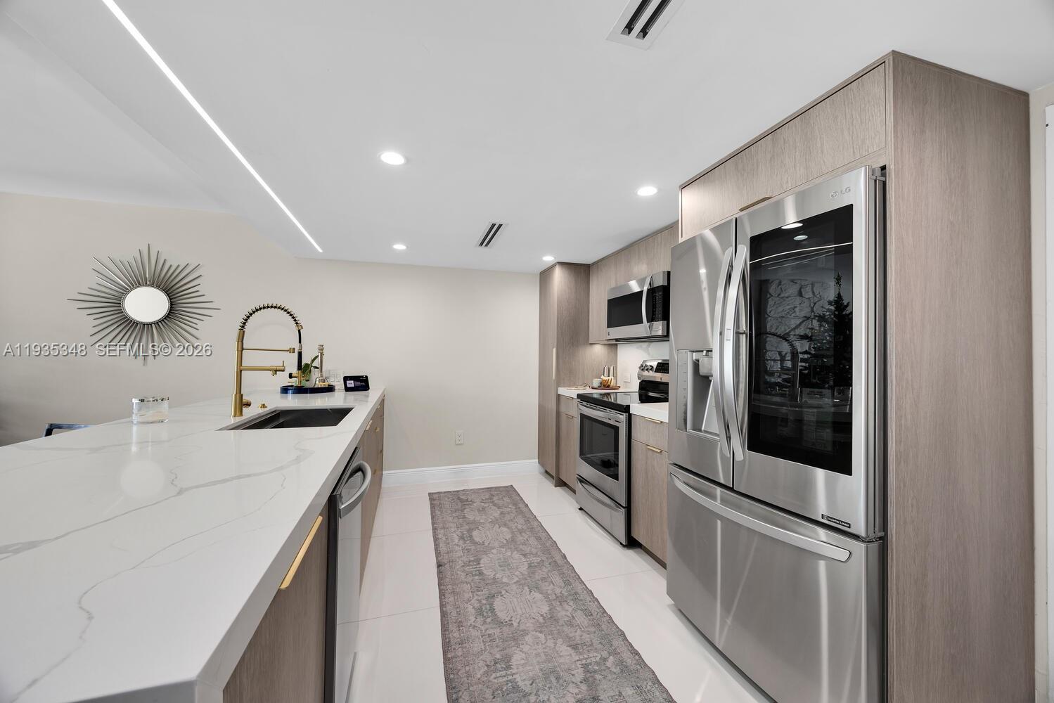 155 Ocean Lane Dr #413, Key Biscayne FL 33149