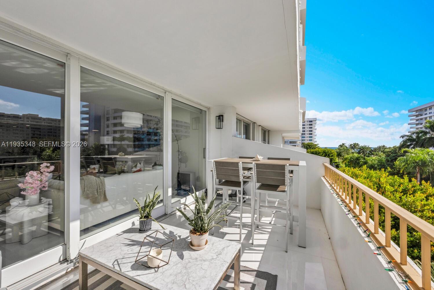 155 Ocean Lane Dr #413, Key Biscayne FL 33149