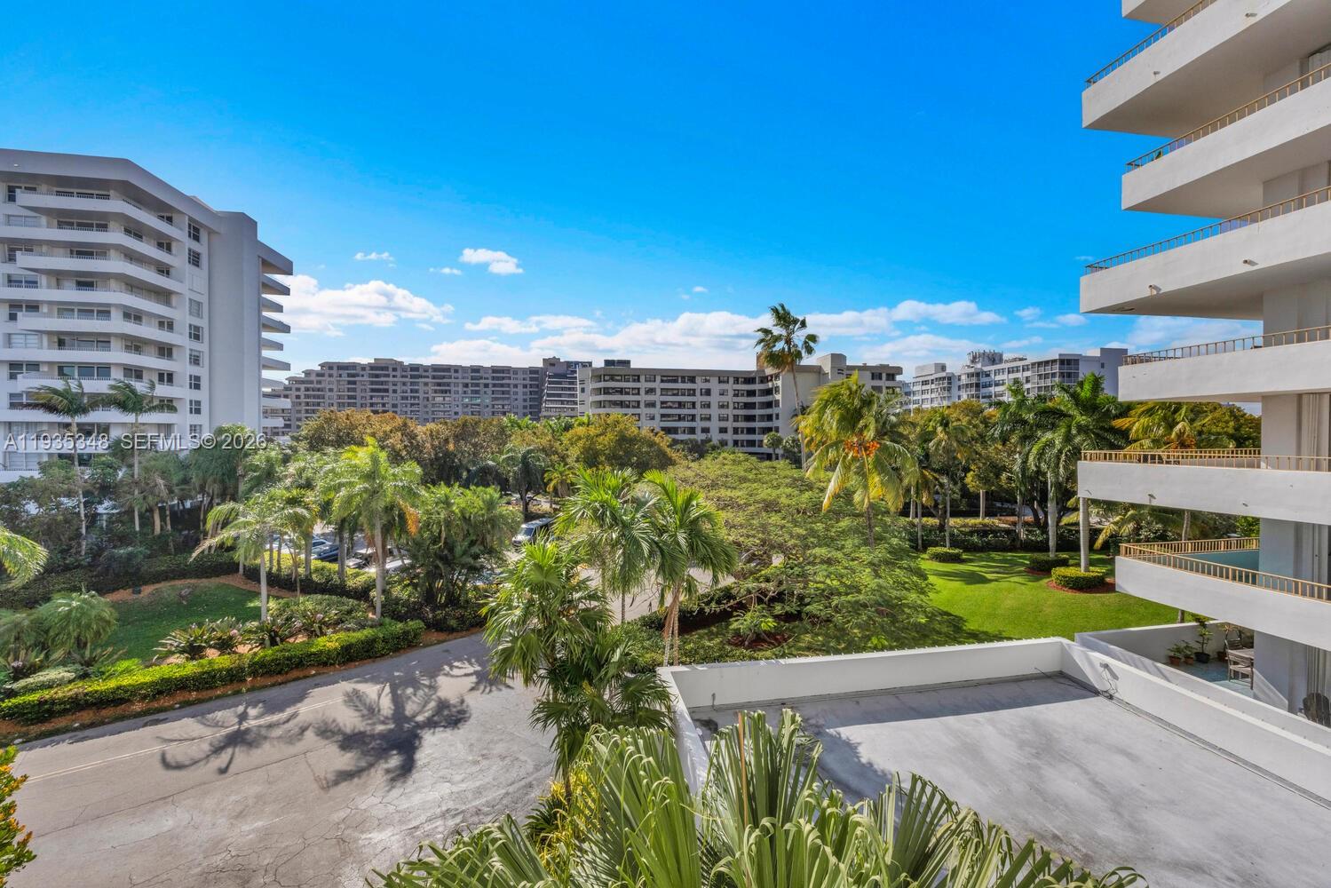 155 Ocean Lane Dr #413, Key Biscayne FL 33149