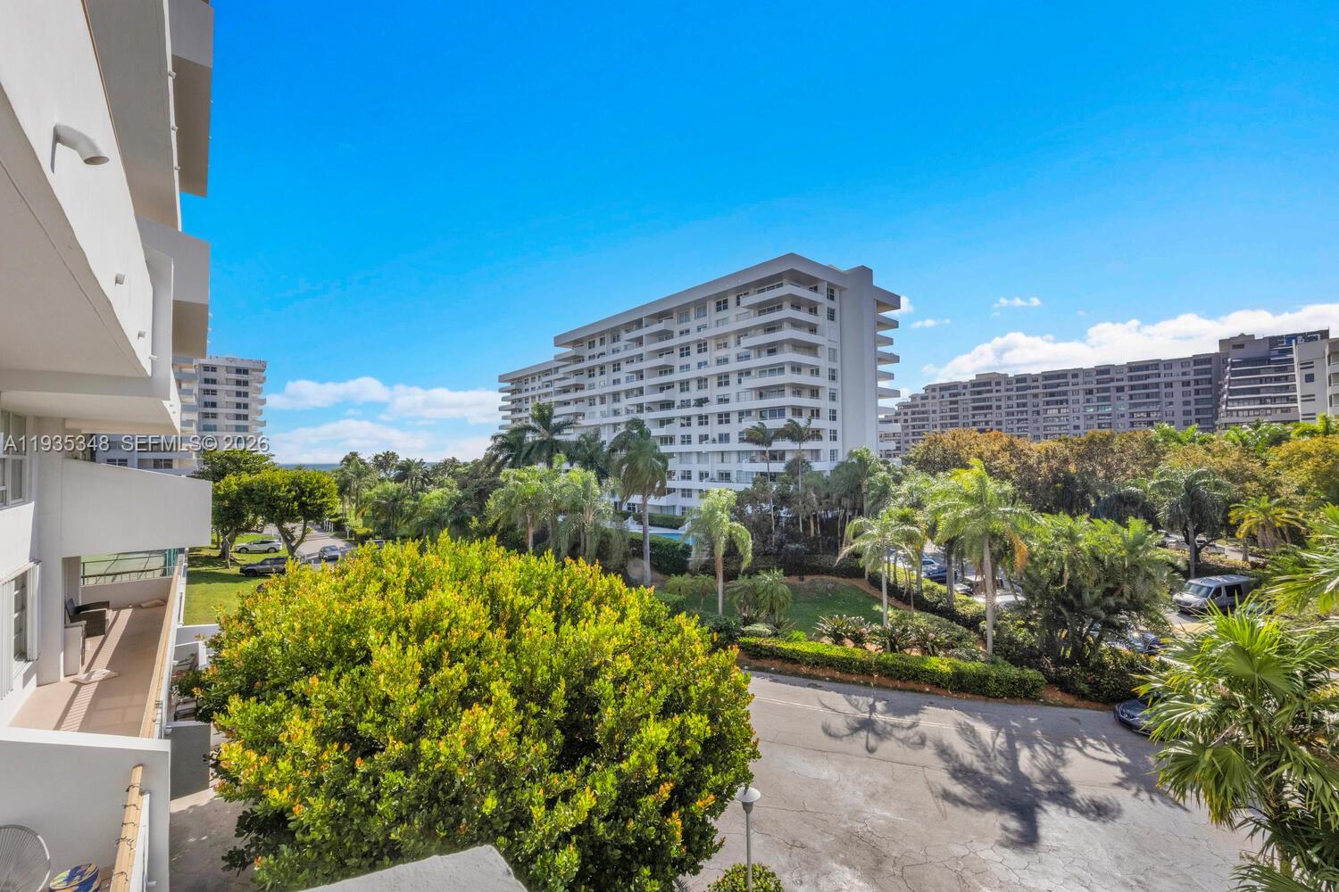 155 Ocean Lane Dr #413, Key Biscayne FL 33149