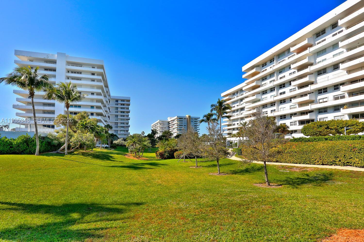 155 Ocean Lane Dr #413, Key Biscayne FL 33149
