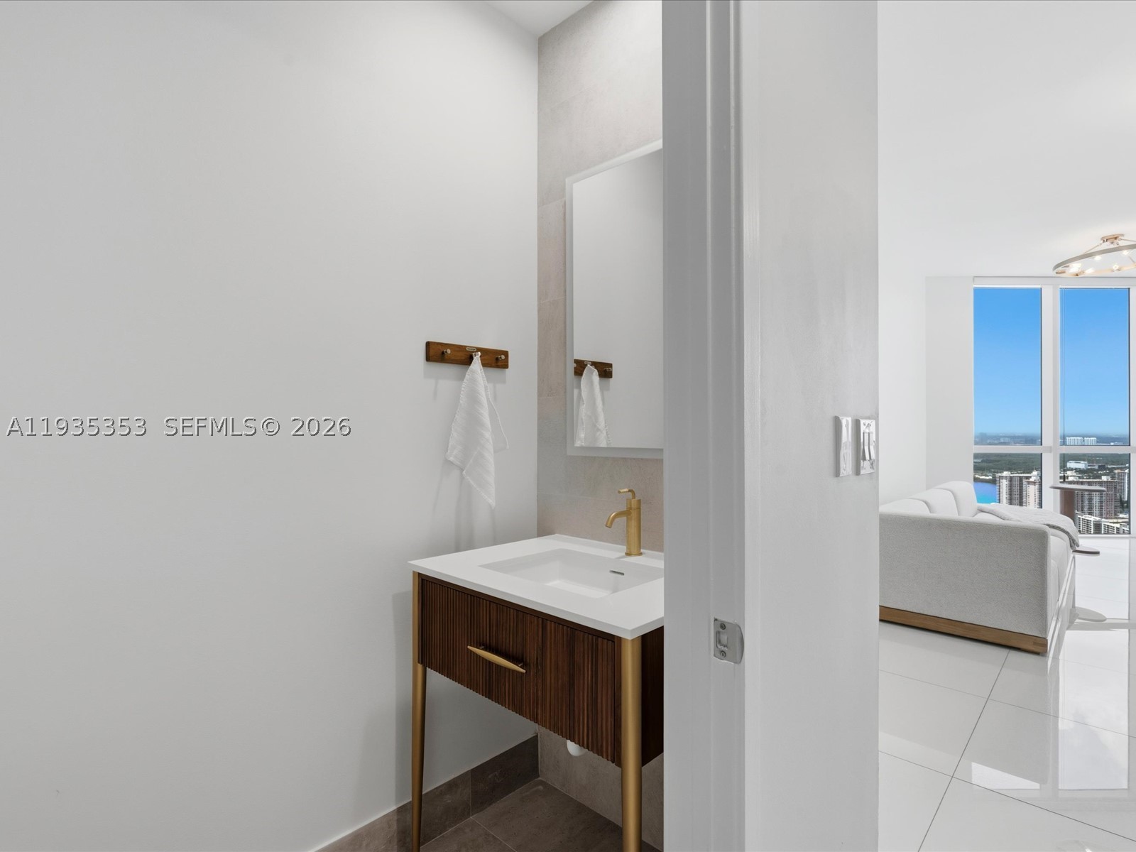 18201 Collins Ave #5508, Sunny Isles Beach FL 33160