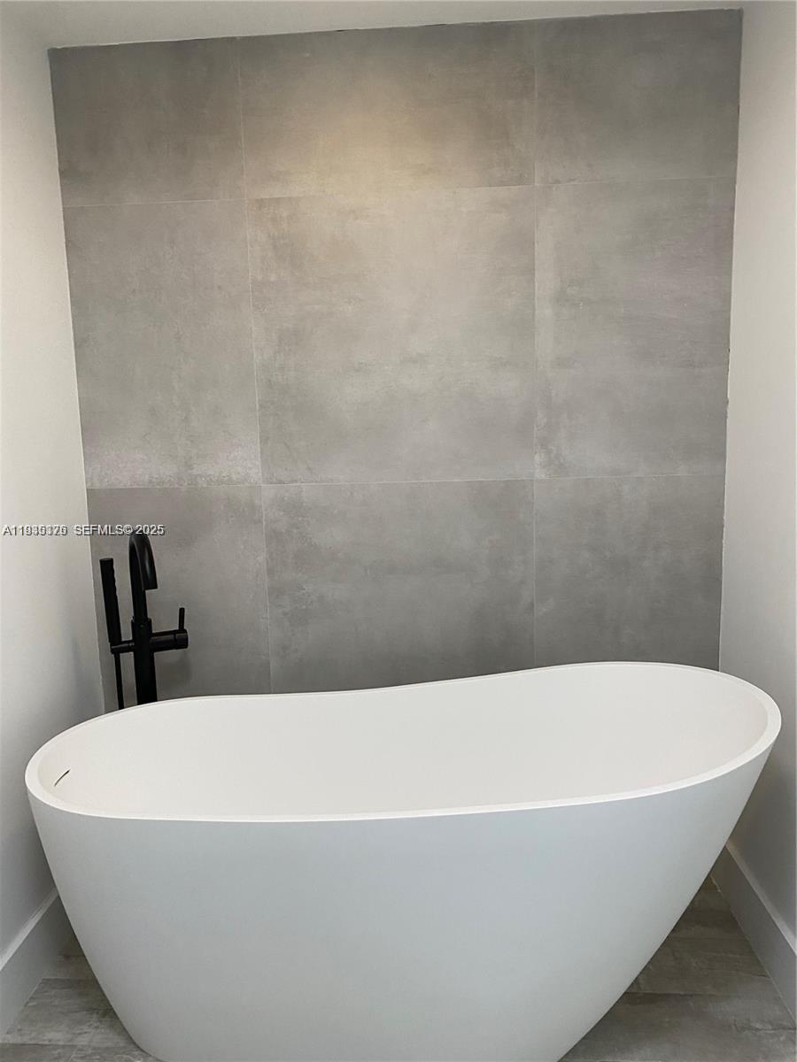 4779 Collins Ave #3606, Miami Beach FL 33140