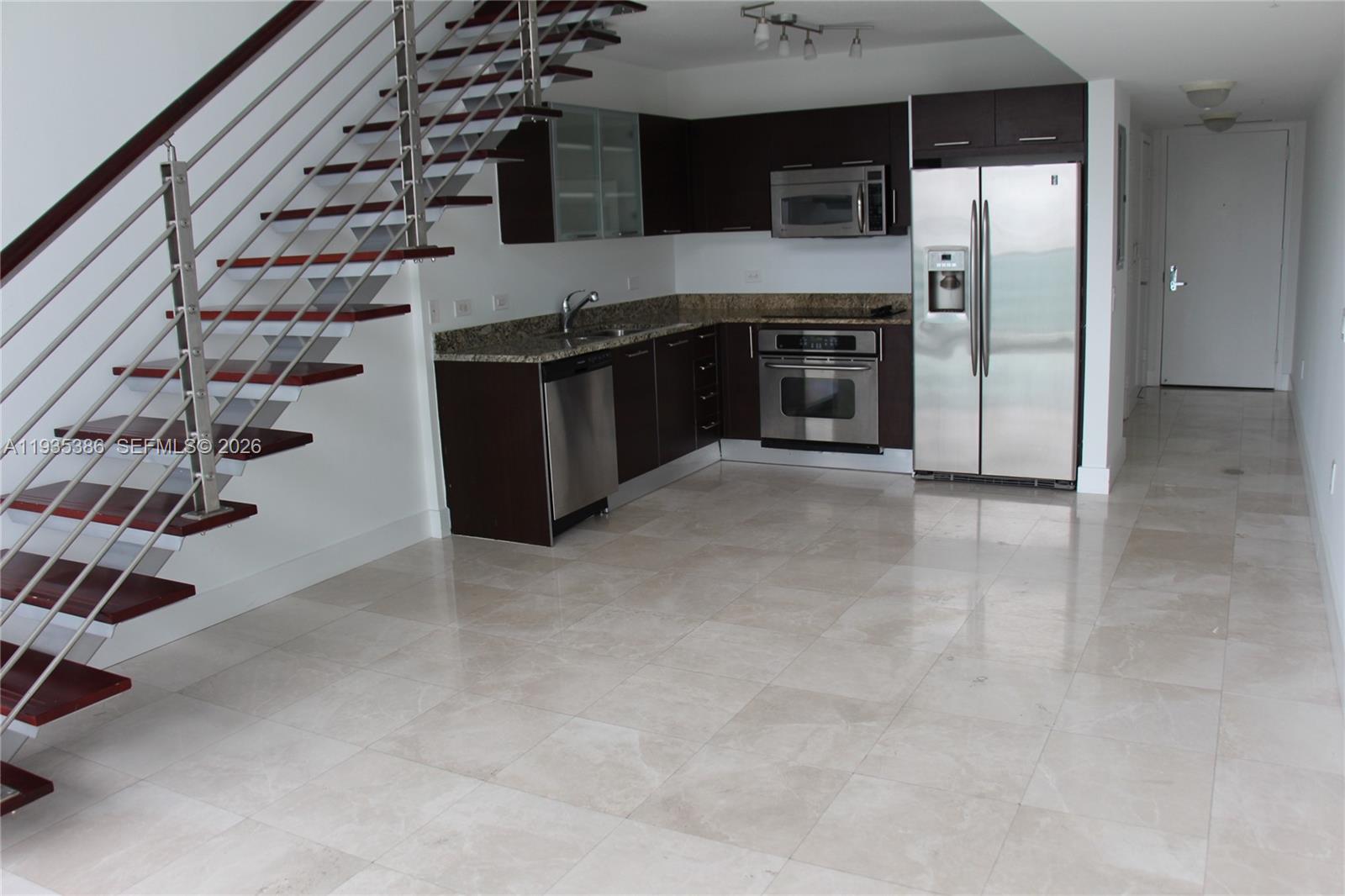 41 SE 5TH ST #2203, Miami FL 33131