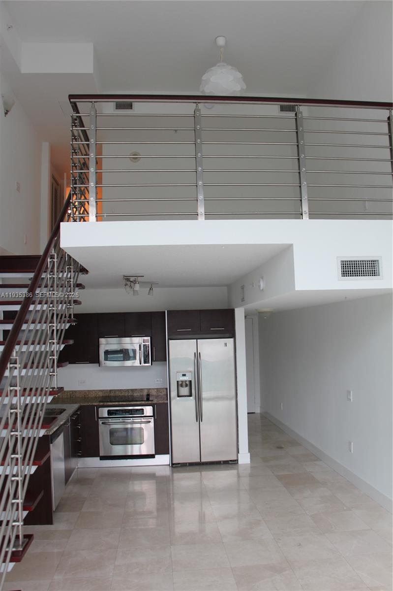 41 SE 5TH ST #2203, Miami FL 33131