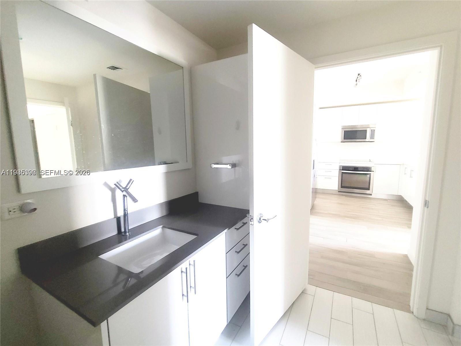 999 SW 1 Avenue #2008, Miami FL 33130