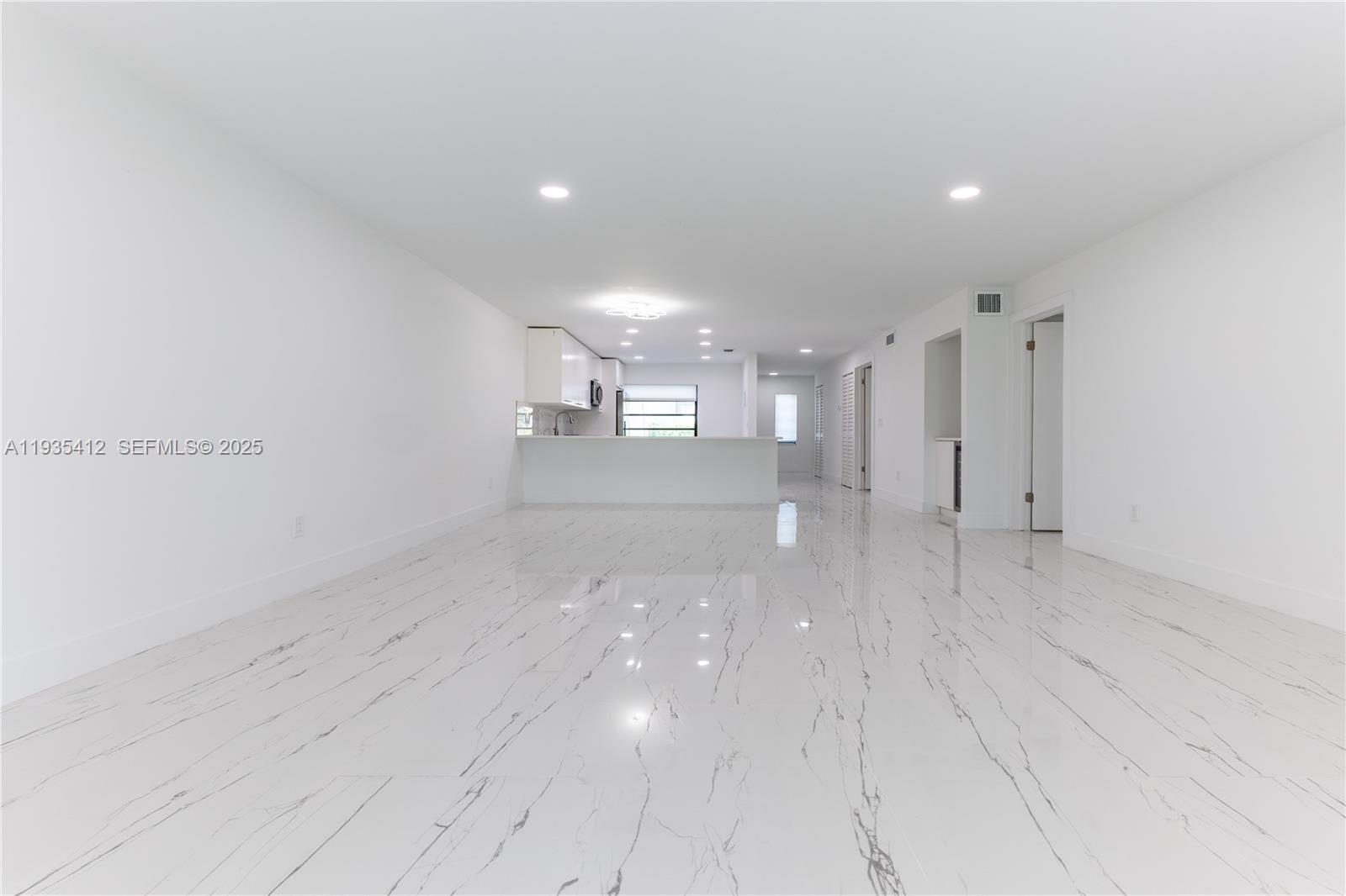 8435 Casa Del Lago #22-C, Boca Raton FL 33433