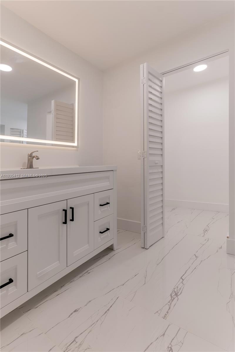 8435 Casa Del Lago #22-C, Boca Raton FL 33433