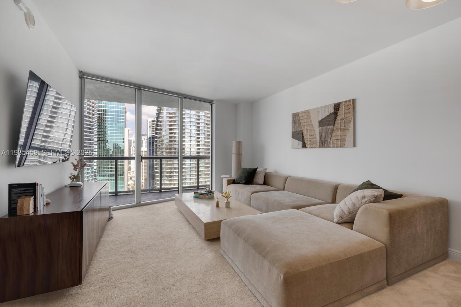 475 Brickell Ave #3314, Miami FL 33131