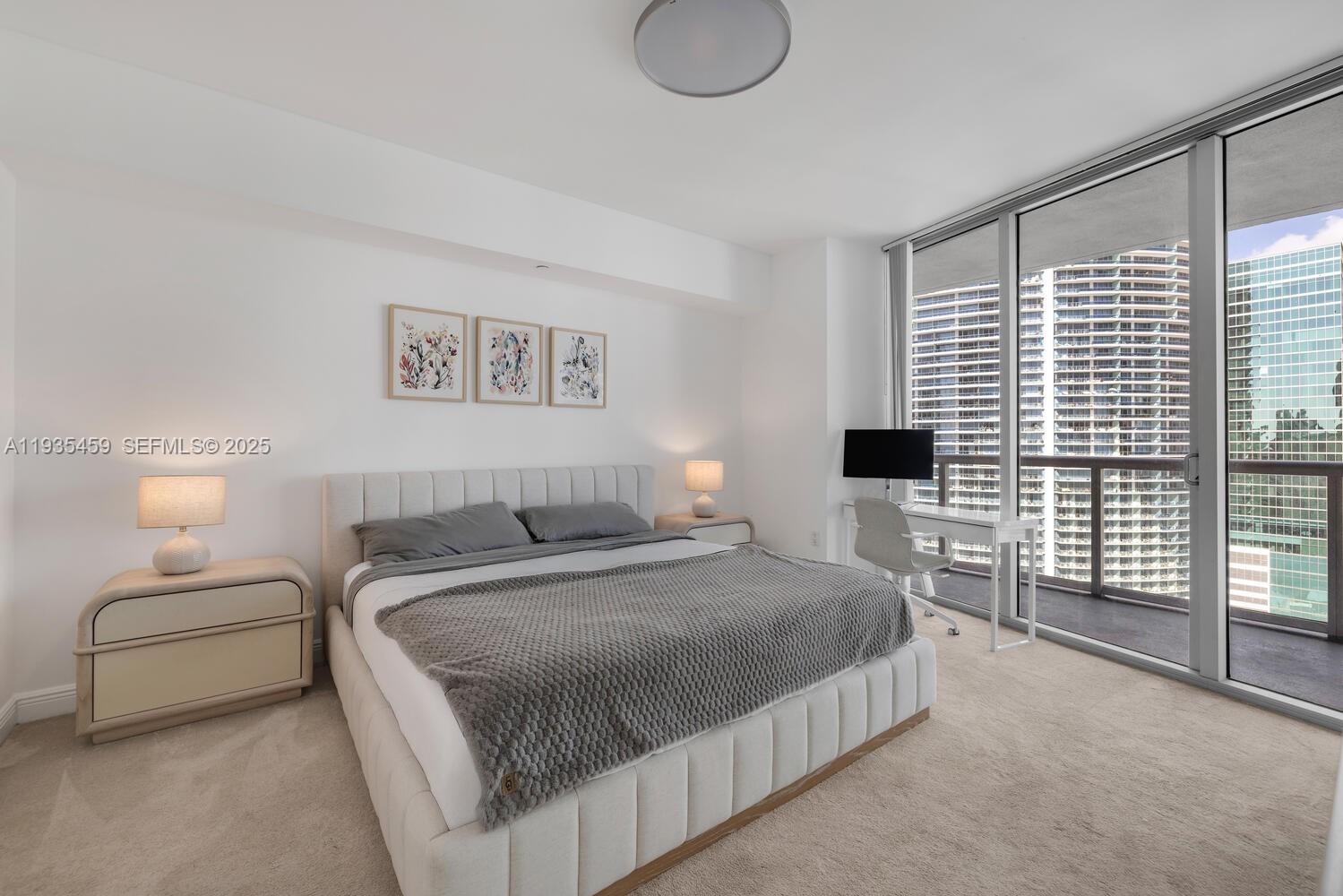 475 Brickell Ave #3314, Miami FL 33131