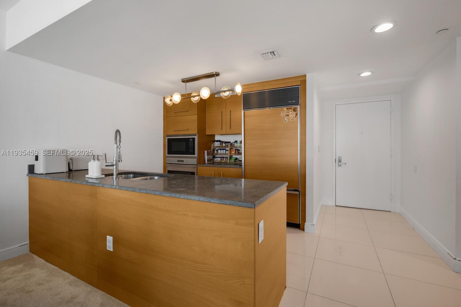 475 Brickell Ave #3314, Miami FL 33131