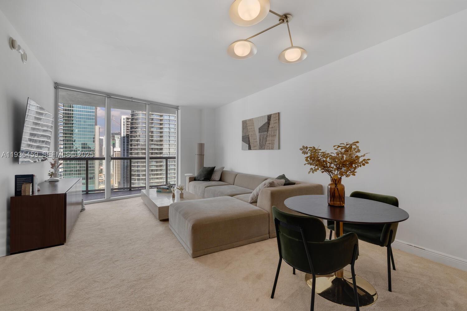 475 Brickell Ave #3314, Miami FL 33131