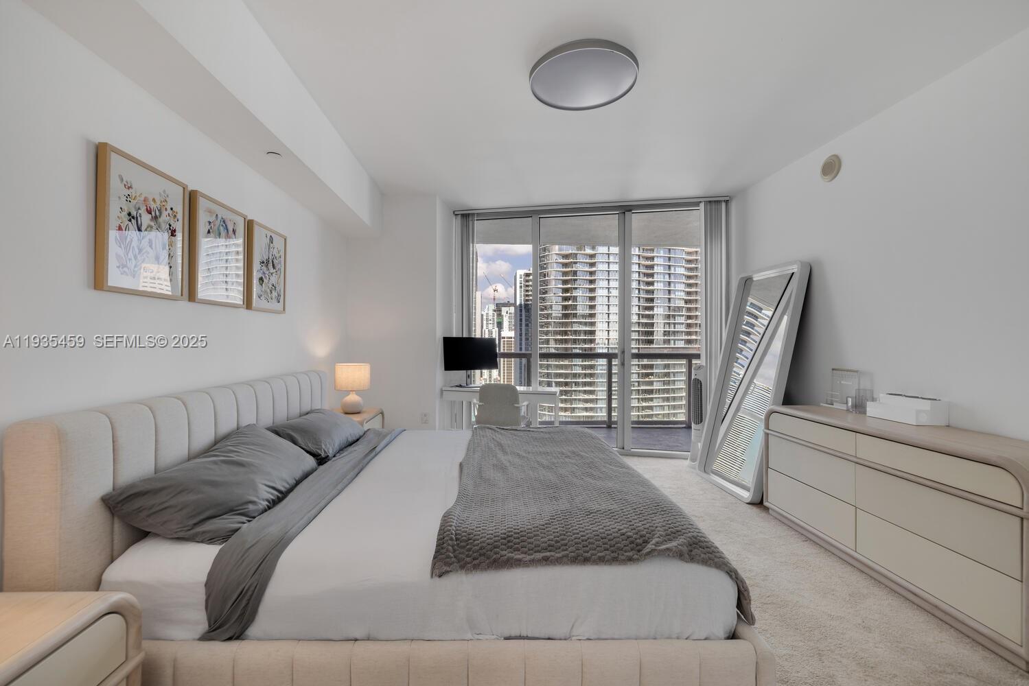 475 Brickell Ave #3314, Miami FL 33131