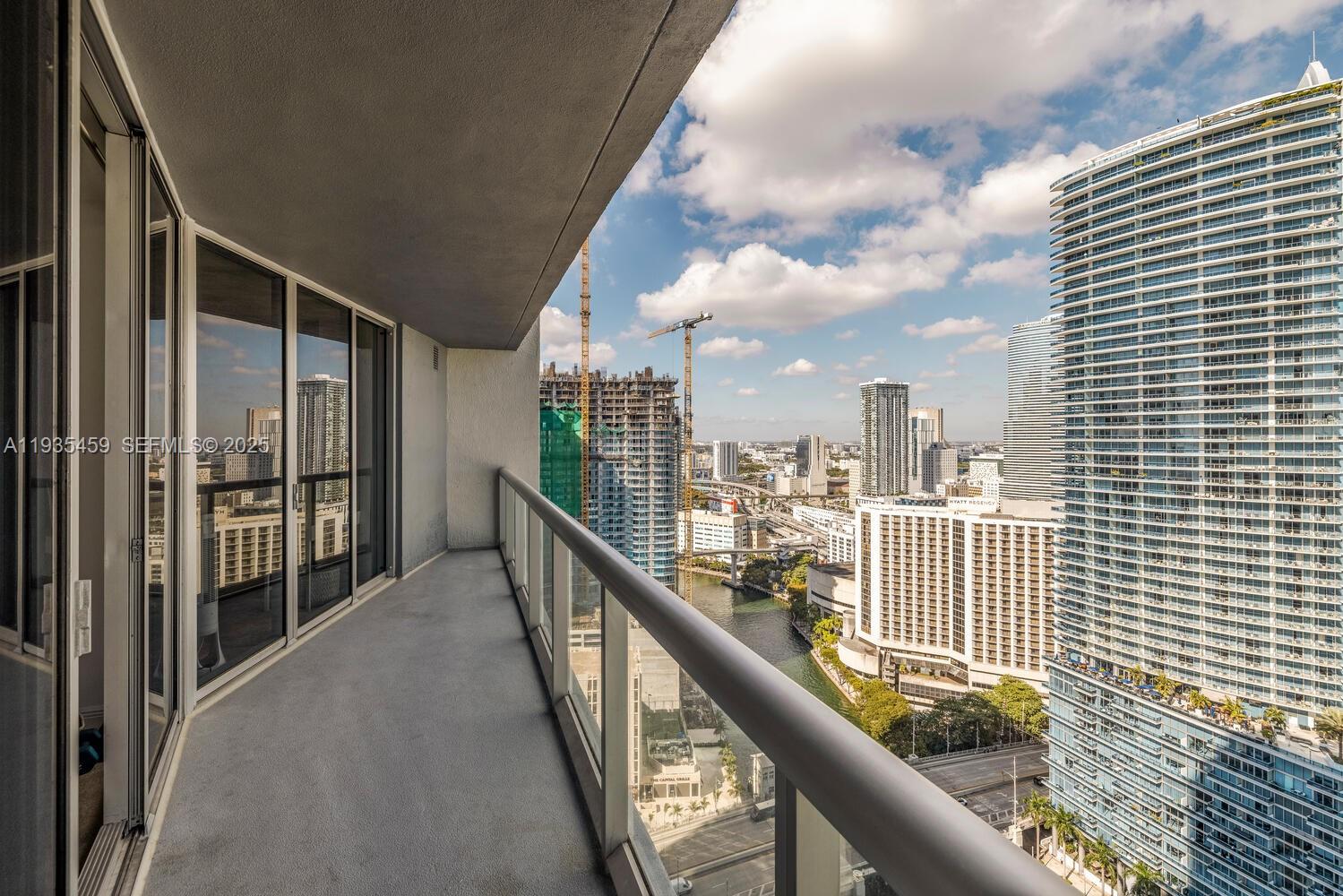 475 Brickell Ave #3314, Miami FL 33131
