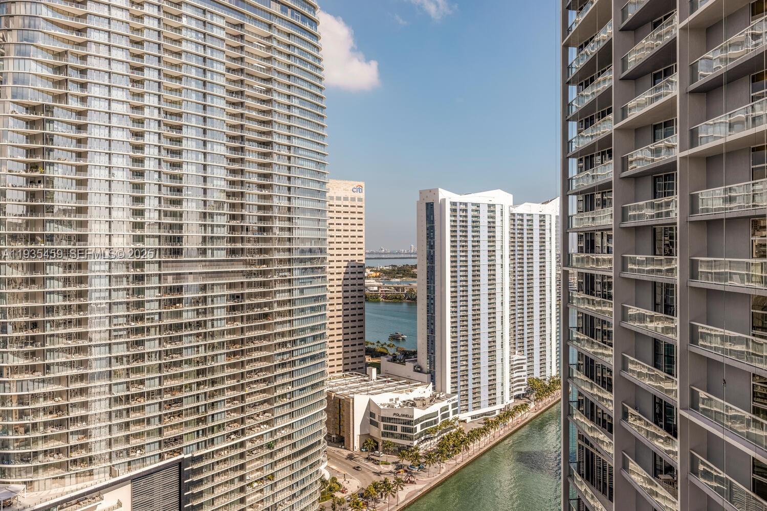475 Brickell Ave #3314, Miami FL 33131