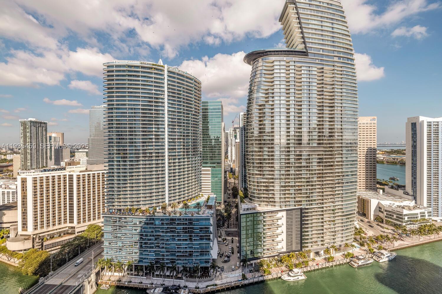 475 Brickell Ave #3314, Miami FL 33131