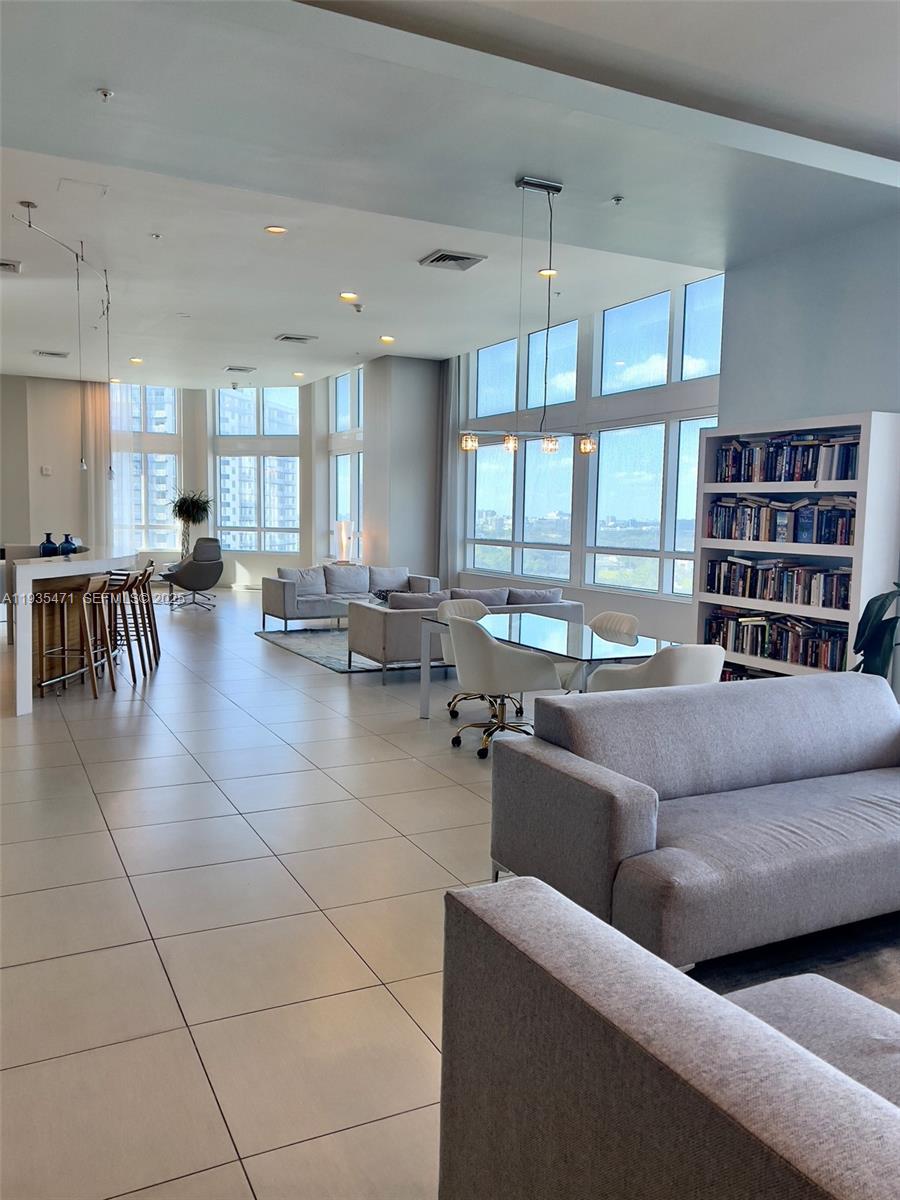 1900 N Bayshore Dr #2117, Miami FL 33132