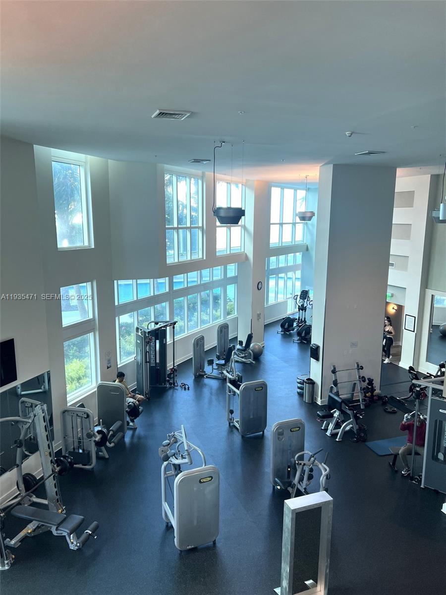 1900 N Bayshore Dr #2117, Miami FL 33132