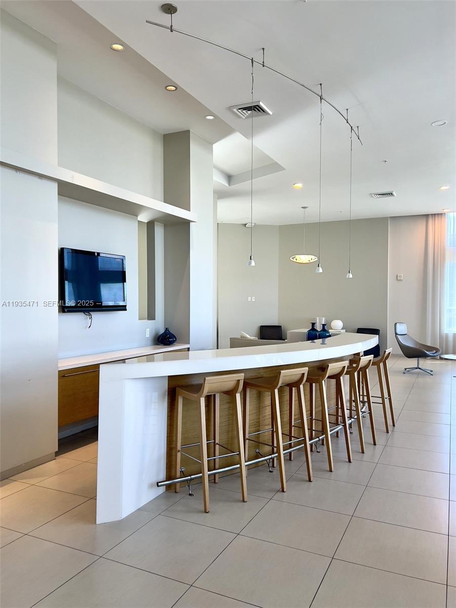 1900 N Bayshore Dr #2117, Miami FL 33132