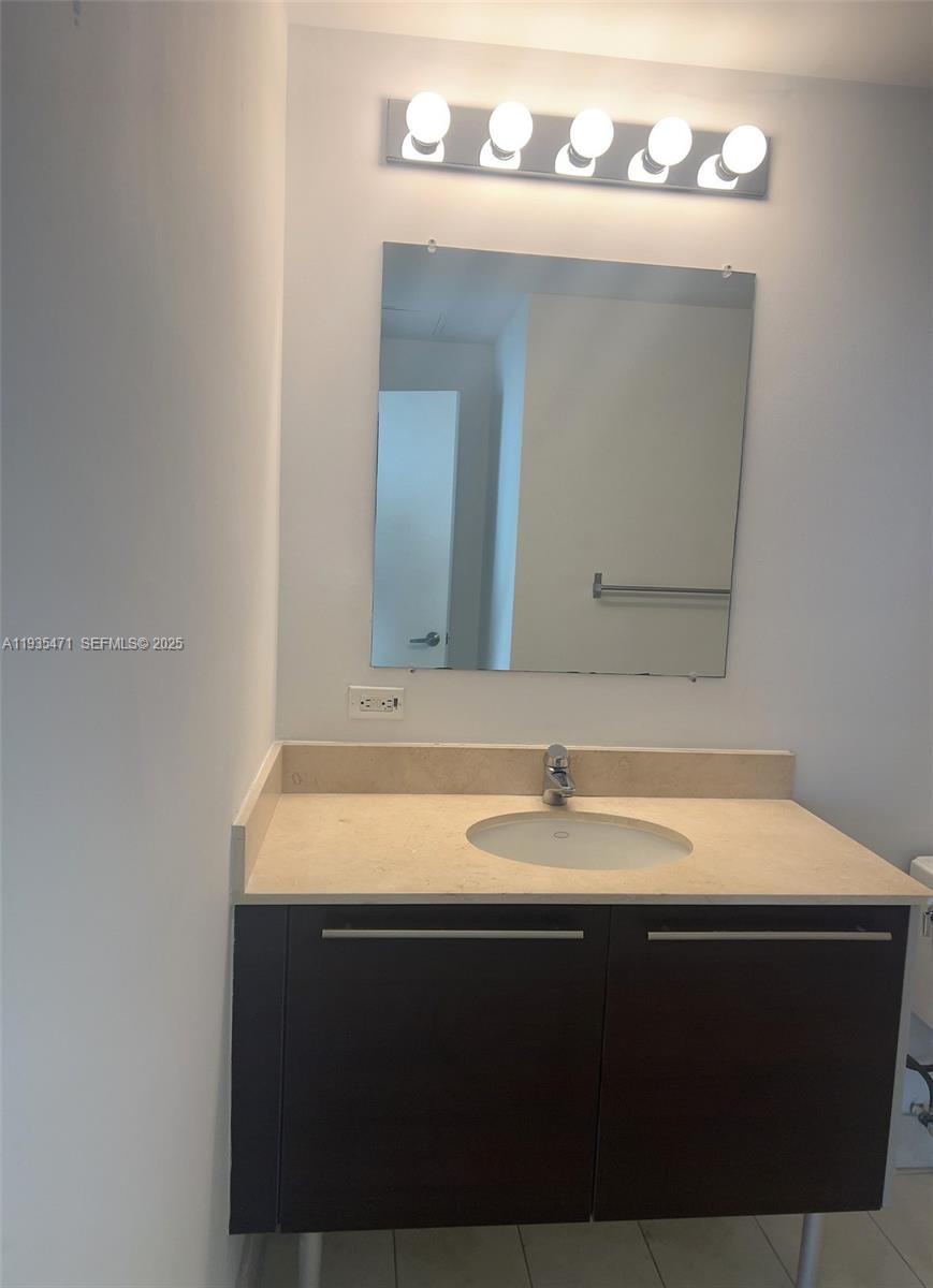 1900 N Bayshore Dr #2117, Miami FL 33132