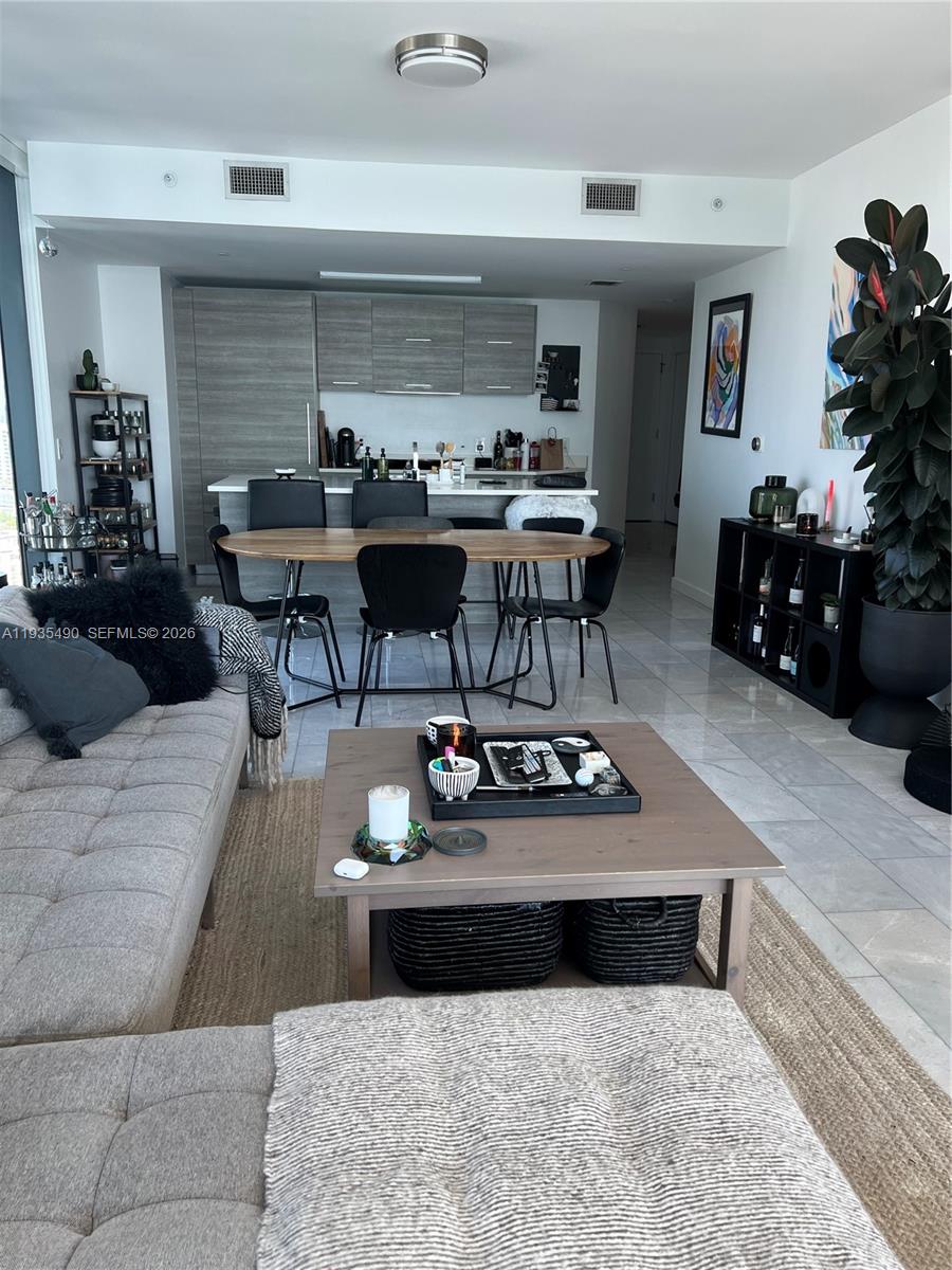 650 NE 32nd St #2701, Miami FL 33137