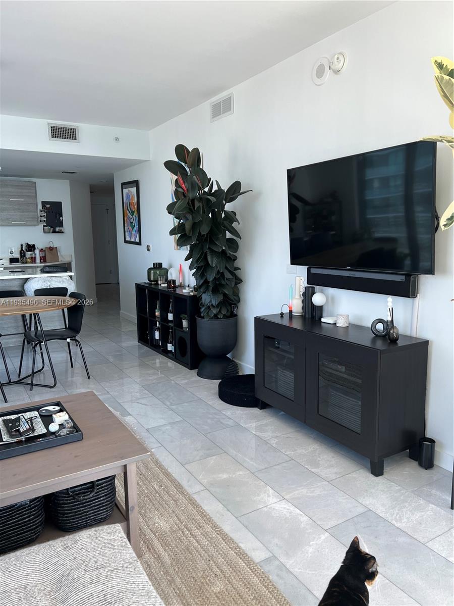 650 NE 32nd St #2701, Miami FL 33137