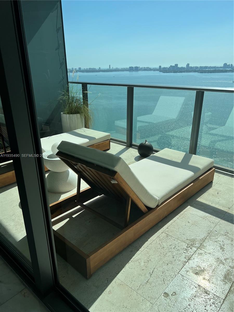 650 NE 32nd St #2701, Miami FL 33137