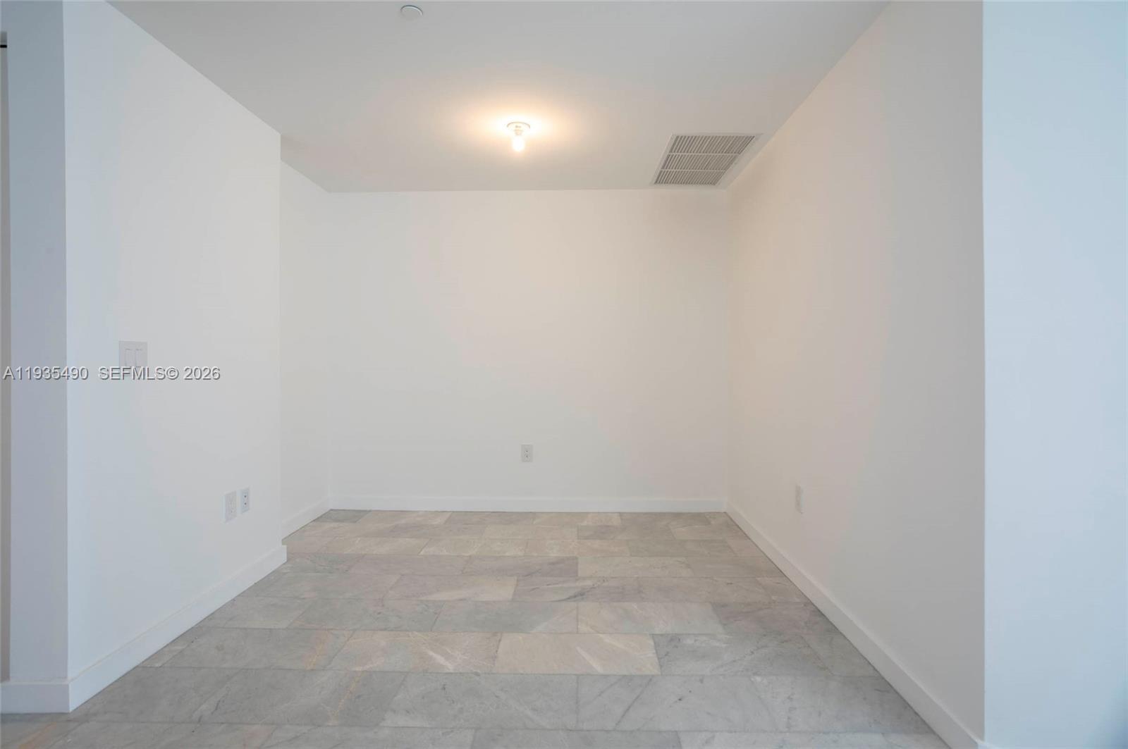 650 NE 32nd St #2701, Miami FL 33137