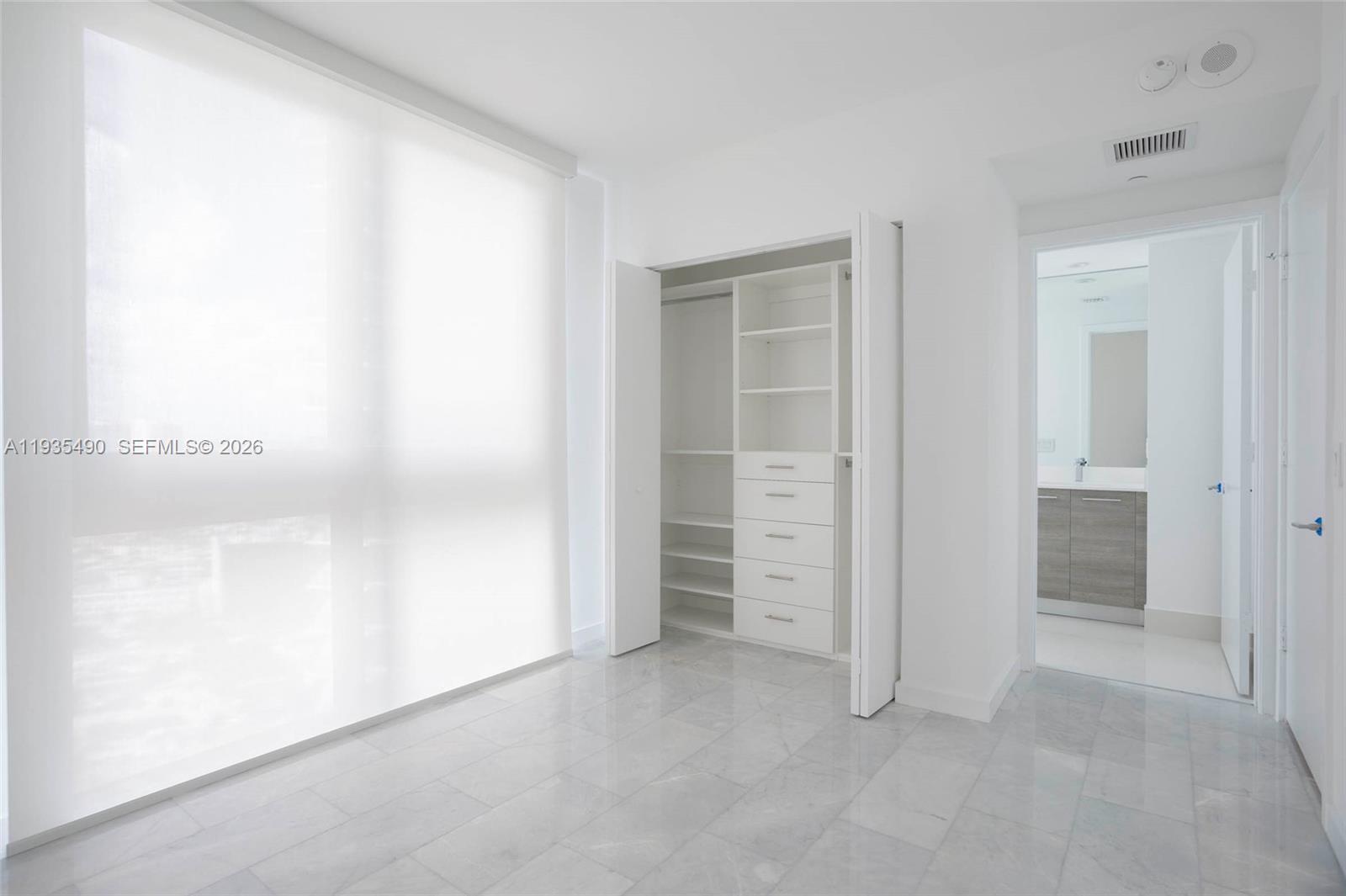 650 NE 32nd St #2701, Miami FL 33137