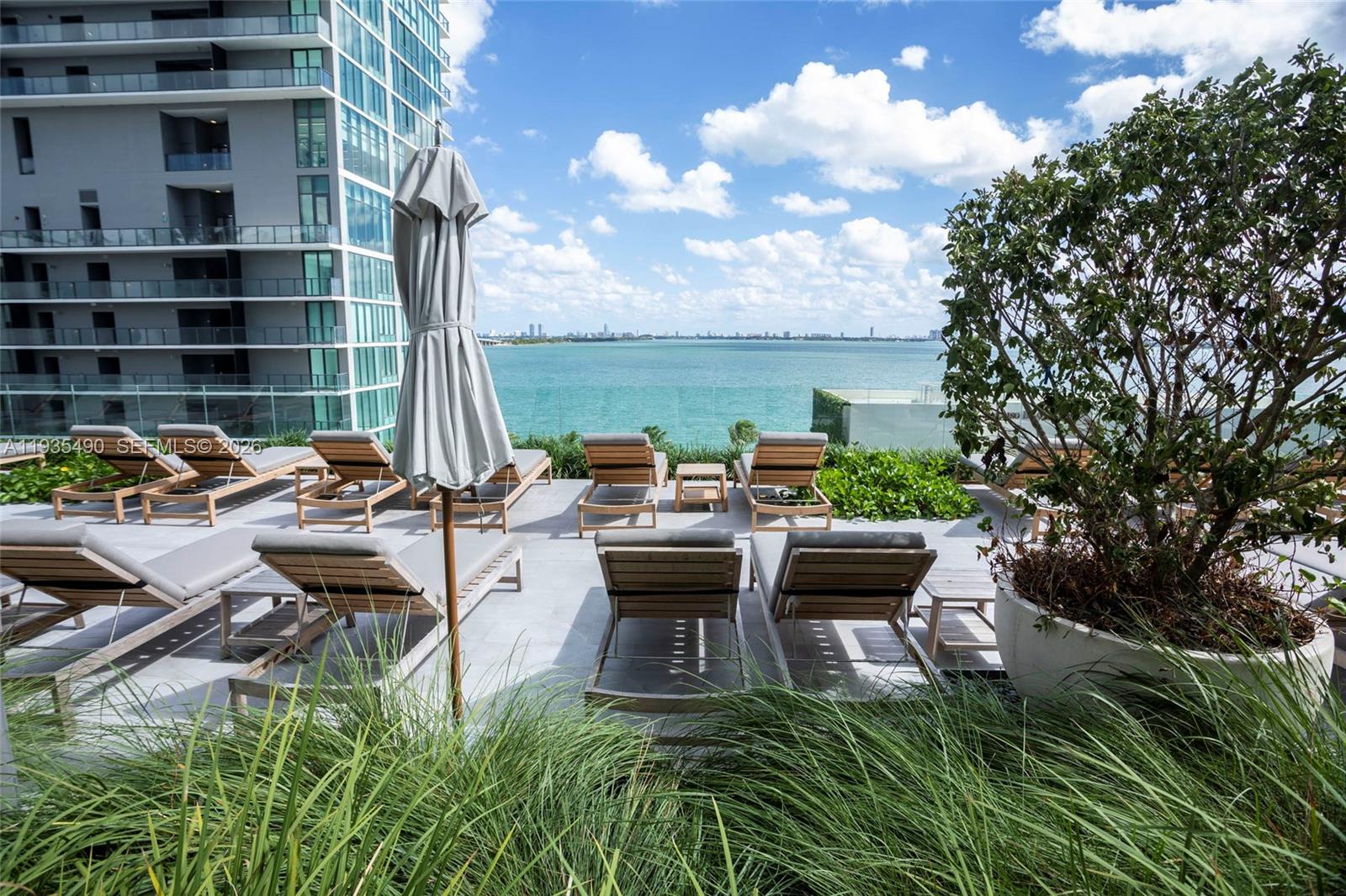 650 NE 32nd St #2701, Miami FL 33137