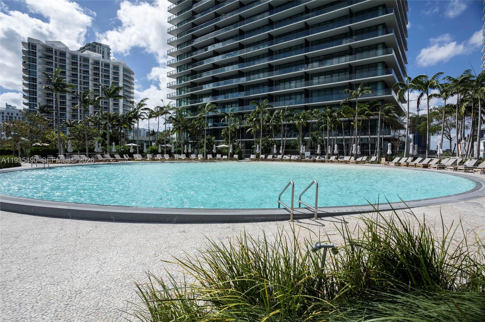650 NE 32nd St #2701, Miami FL 33137