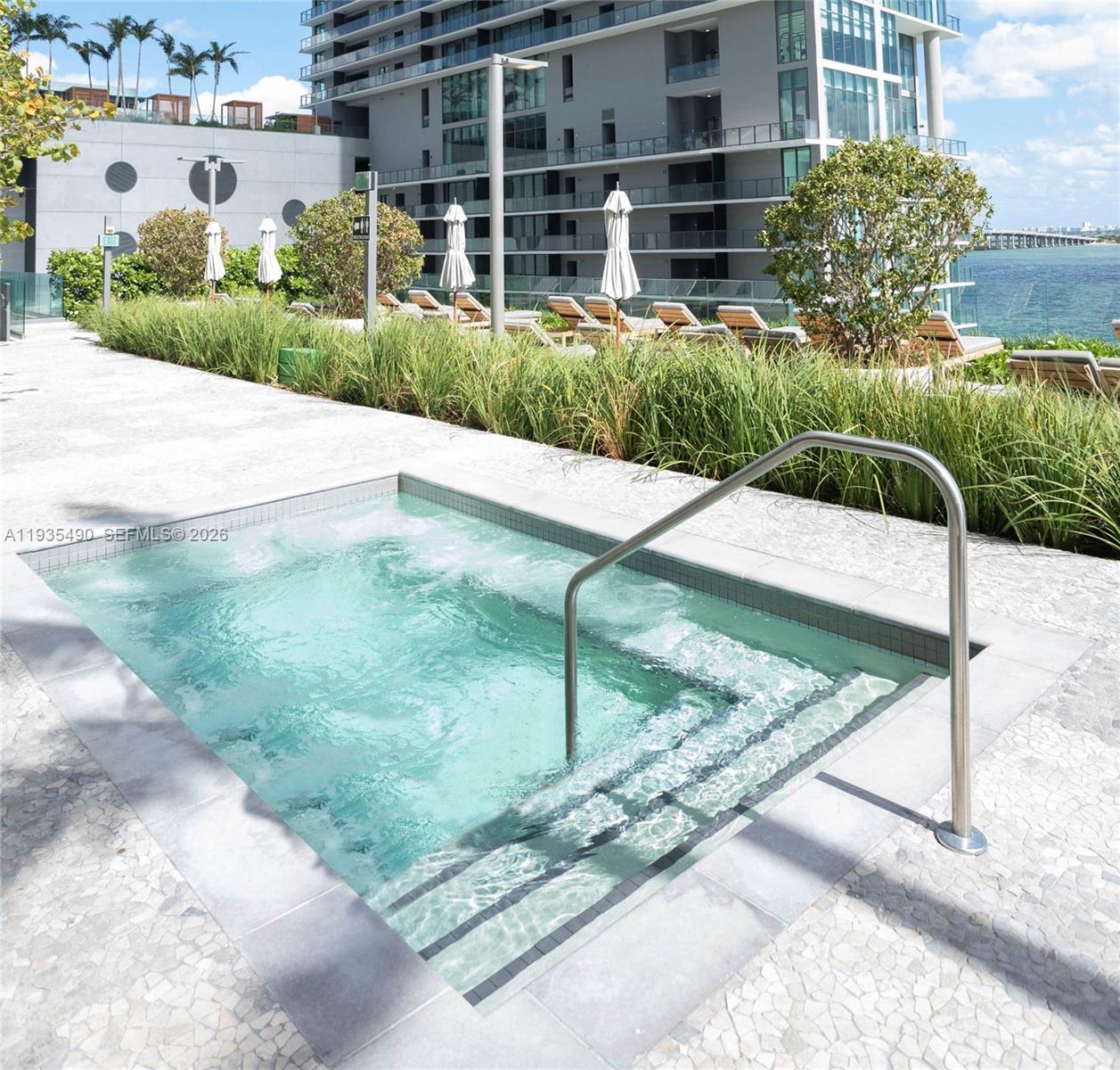 650 NE 32nd St #2701, Miami FL 33137