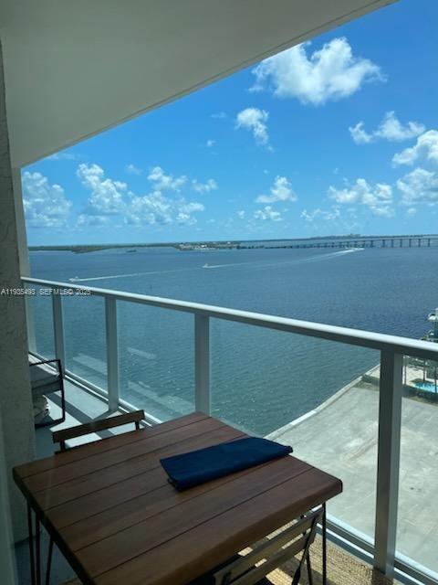 1155 Brickell Bay Dr #1605, Miami FL 33131