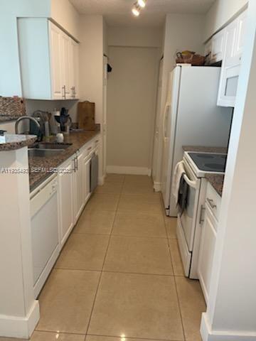 1155 Brickell Bay Dr #1605, Miami FL 33131
